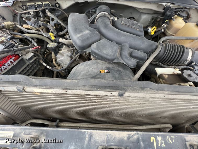 image for item ID9469 2008 Ford F350 Super Duty XL  utility bed pickup truck