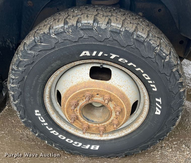 image for item ID9469 2008 Ford F350 Super Duty XL  utility bed pickup truck