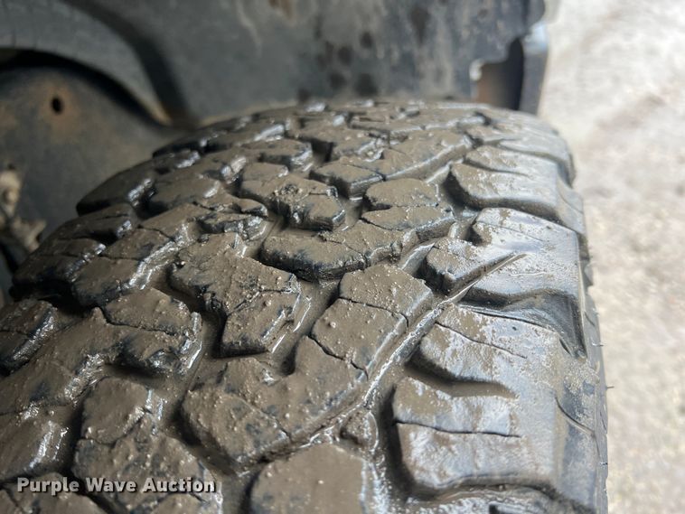 image for item ID9469 2008 Ford F350 Super Duty XL  utility bed pickup truck