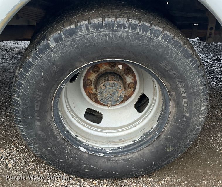 image for item ID9469 2008 Ford F350 Super Duty XL  utility bed pickup truck