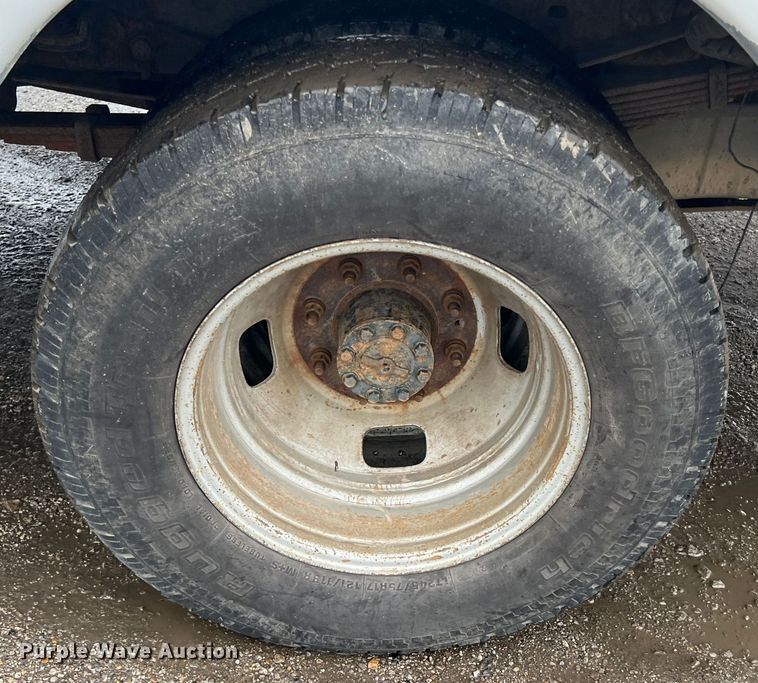 image for item ID9469 2008 Ford F350 Super Duty XL  utility bed pickup truck