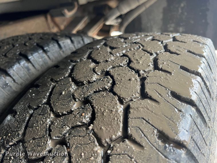 image for item ID9469 2008 Ford F350 Super Duty XL  utility bed pickup truck