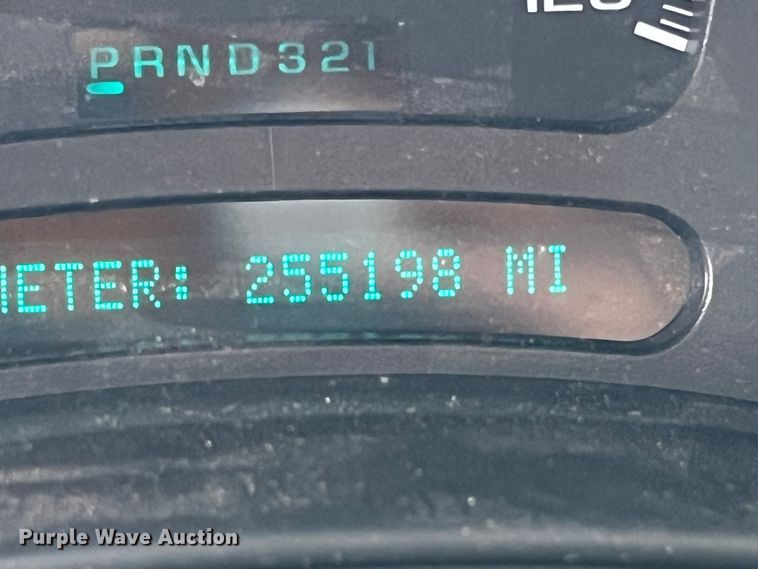 image for item ID9483 2004 Chevrolet Suburban 1500  SUV