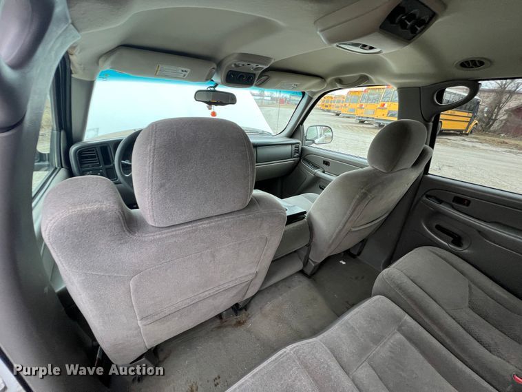 image for item ID9483 2004 Chevrolet Suburban 1500  SUV