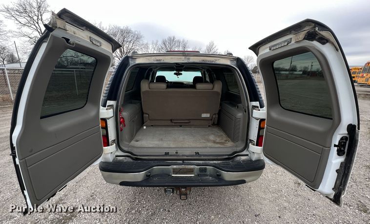 image for item ID9483 2004 Chevrolet Suburban 1500  SUV