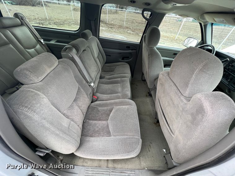 image for item ID9483 2004 Chevrolet Suburban 1500  SUV