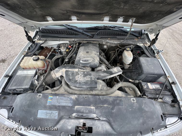 image for item ID9483 2004 Chevrolet Suburban 1500  SUV