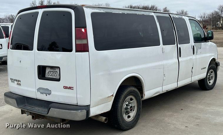 image for item ID9484 2004 GMC Savana G3500  van