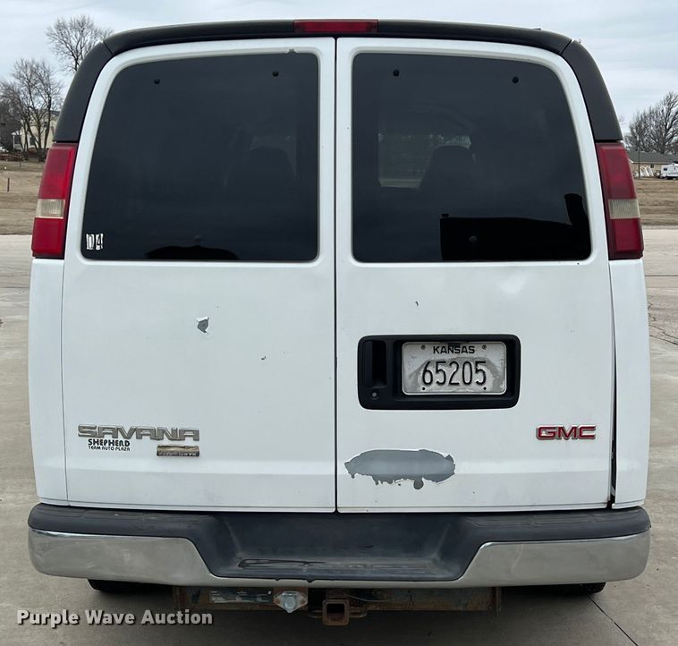 image for item ID9484 2004 GMC Savana G3500  van
