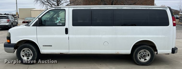 image for item ID9484 2004 GMC Savana G3500  van