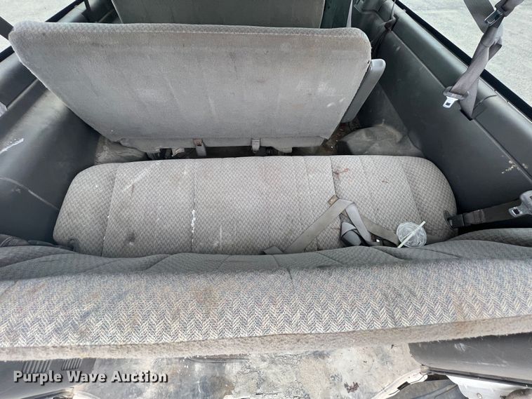 image for item ID9484 2004 GMC Savana G3500  van