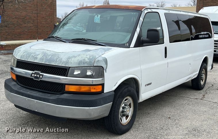 image for item ID9485 2004 Chevrolet Express 3500  van