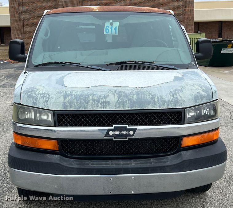 image for item ID9485 2004 Chevrolet Express 3500  van