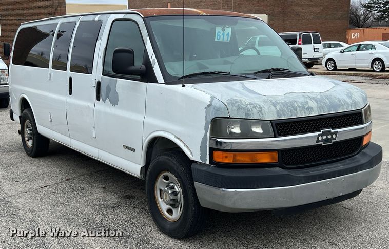 image for item ID9485 2004 Chevrolet Express 3500  van
