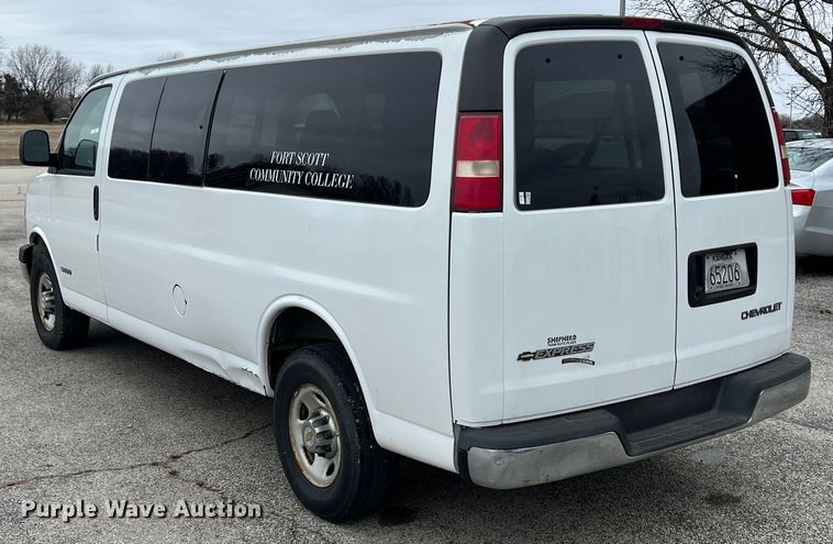 image for item ID9485 2004 Chevrolet Express 3500  van