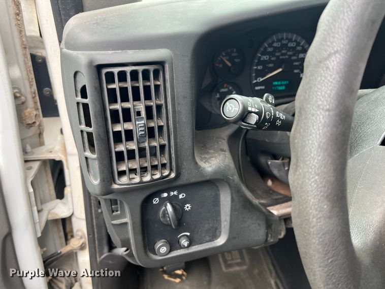 image for item ID9485 2004 Chevrolet Express 3500  van