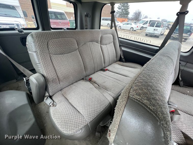 image for item ID9485 2004 Chevrolet Express 3500  van