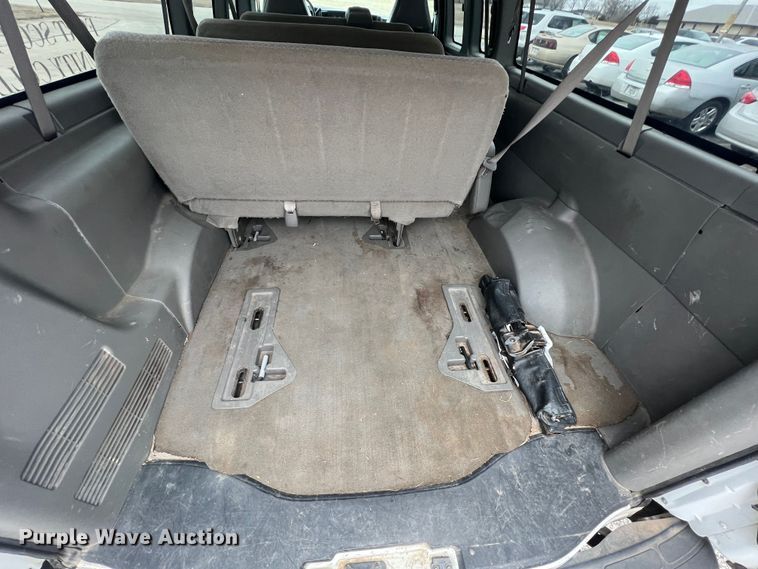 image for item ID9485 2004 Chevrolet Express 3500  van