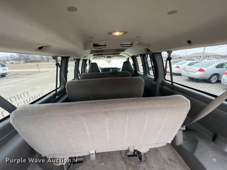 image for item ID9485 2004 Chevrolet Express 3500  van