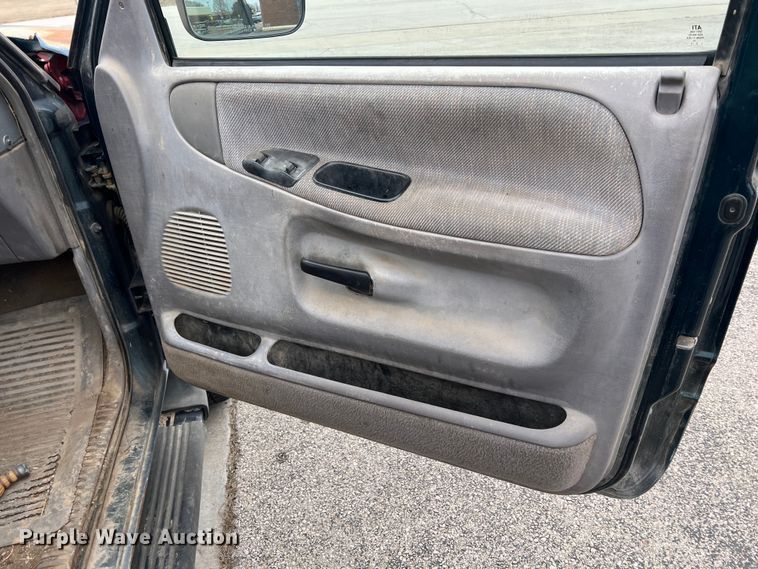 image for item ID9486 1994 Dodge Ram 1500  pickup truck