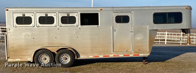 image for item IG9909 2004 Monterey 1020-7  livestock trailer