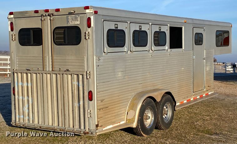 image for item IG9909 2004 Monterey 1020-7  livestock trailer