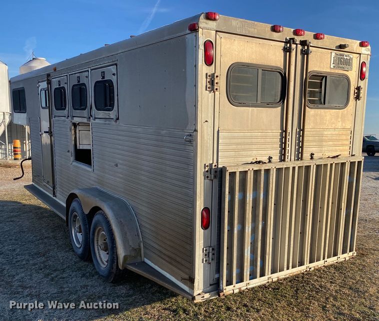 image for item IG9909 2004 Monterey 1020-7  livestock trailer