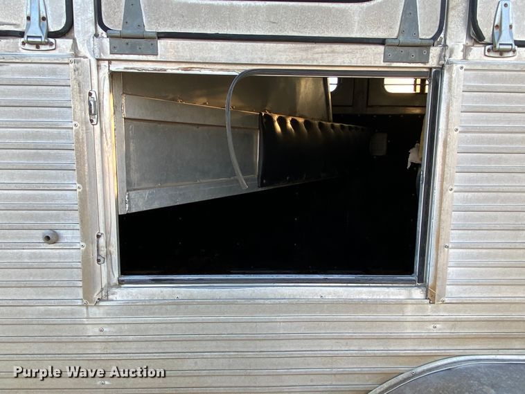 image for item IG9909 2004 Monterey 1020-7  livestock trailer