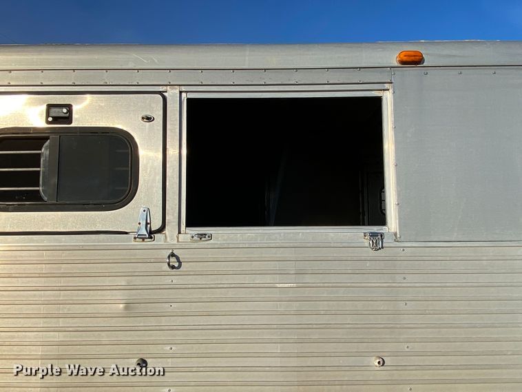 image for item IG9909 2004 Monterey 1020-7  livestock trailer