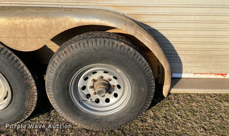 image for item IG9909 2004 Monterey 1020-7  livestock trailer