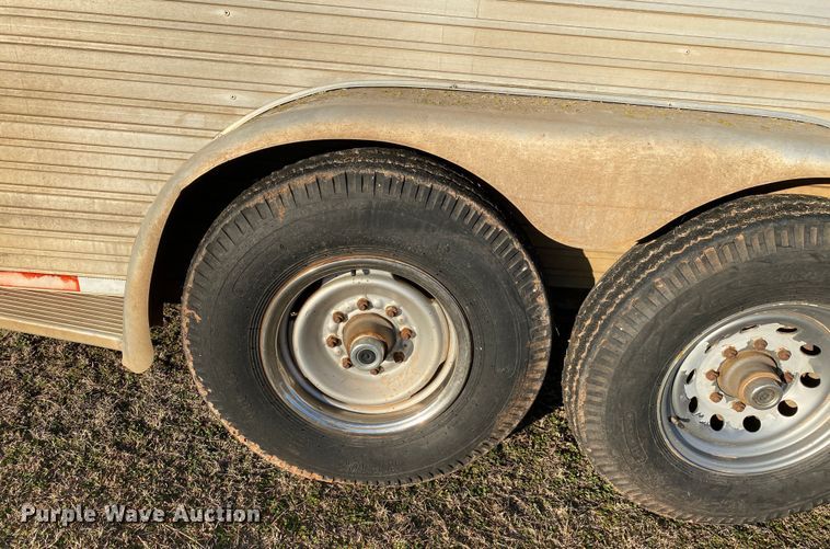 image for item IG9909 2004 Monterey 1020-7  livestock trailer