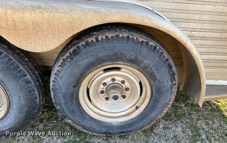 image for item IG9909 2004 Monterey 1020-7  livestock trailer