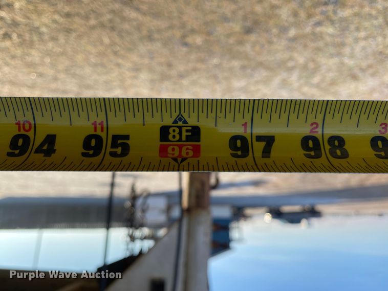 image for item IG9909 2004 Monterey 1020-7  livestock trailer