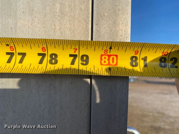 image for item IG9909 2004 Monterey 1020-7  livestock trailer