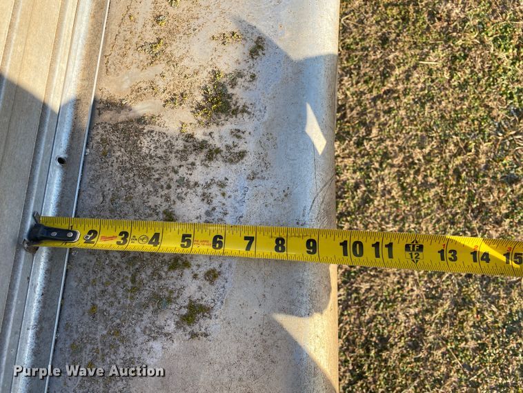 image for item IG9909 2004 Monterey 1020-7  livestock trailer