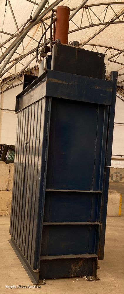 image for item IG9914 2001 Cram-A-Lot DHR-72-LU  vertical material baler