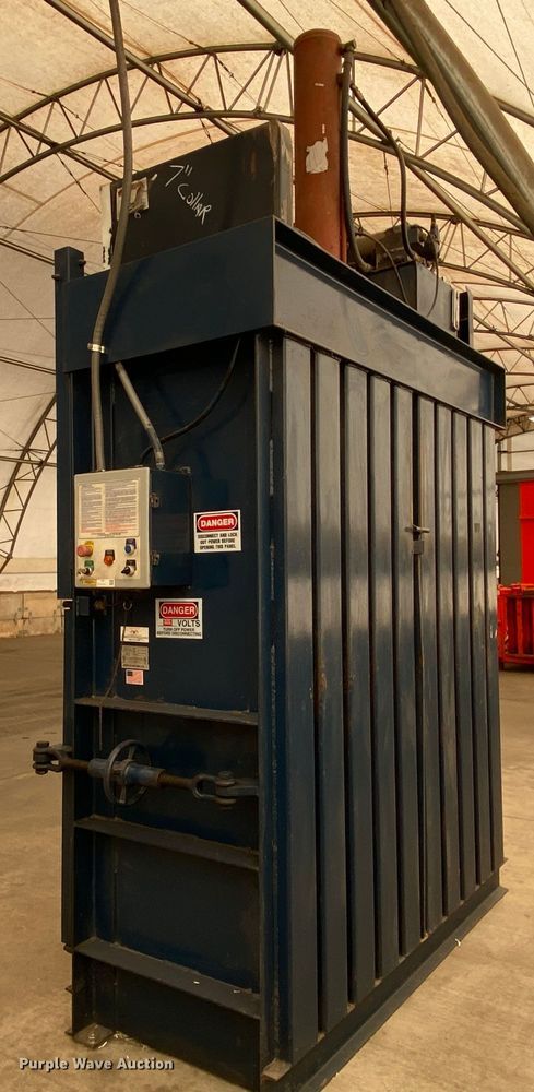 image for item IG9914 2001 Cram-A-Lot DHR-72-LU  vertical material baler