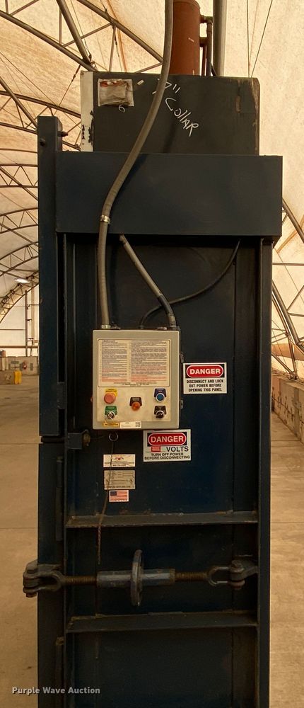 image for item IG9914 2001 Cram-A-Lot DHR-72-LU  vertical material baler