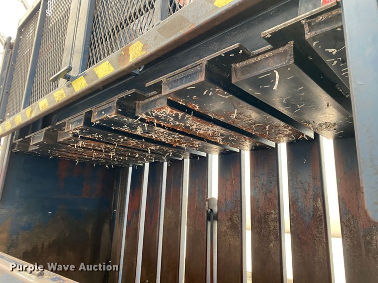 image for item IG9914 2001 Cram-A-Lot DHR-72-LU  vertical material baler