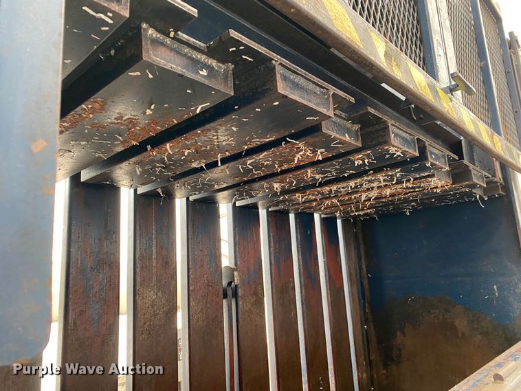 image for item IG9914 2001 Cram-A-Lot DHR-72-LU  vertical material baler