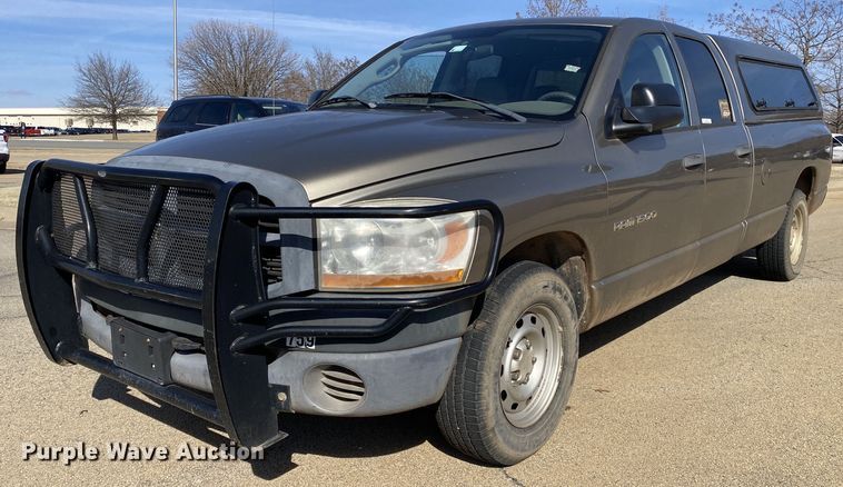 image for item IG9917 2006 Dodge Ram 1500  Quad Cab pickup truck