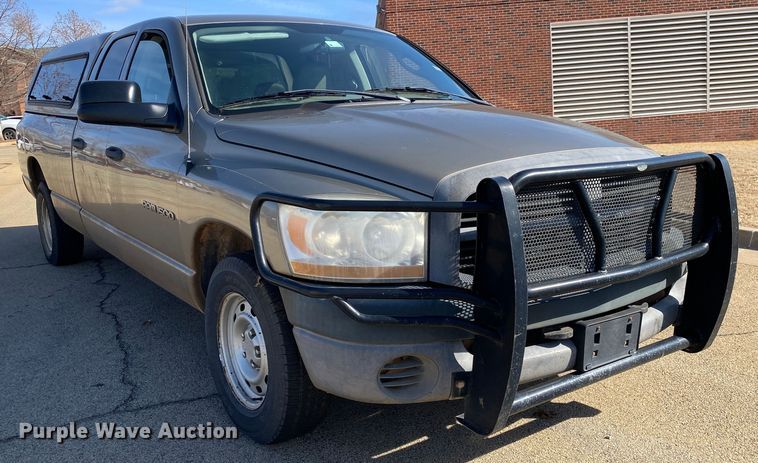 image for item IG9917 2006 Dodge Ram 1500  Quad Cab pickup truck