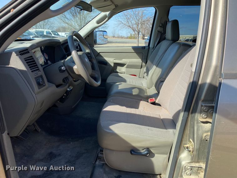 image for item IG9917 2006 Dodge Ram 1500  Quad Cab pickup truck