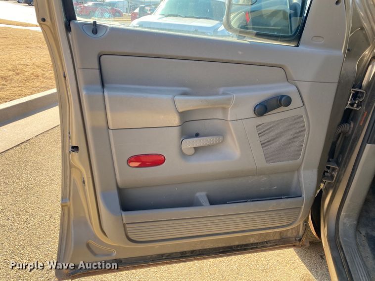 image for item IG9917 2006 Dodge Ram 1500  Quad Cab pickup truck