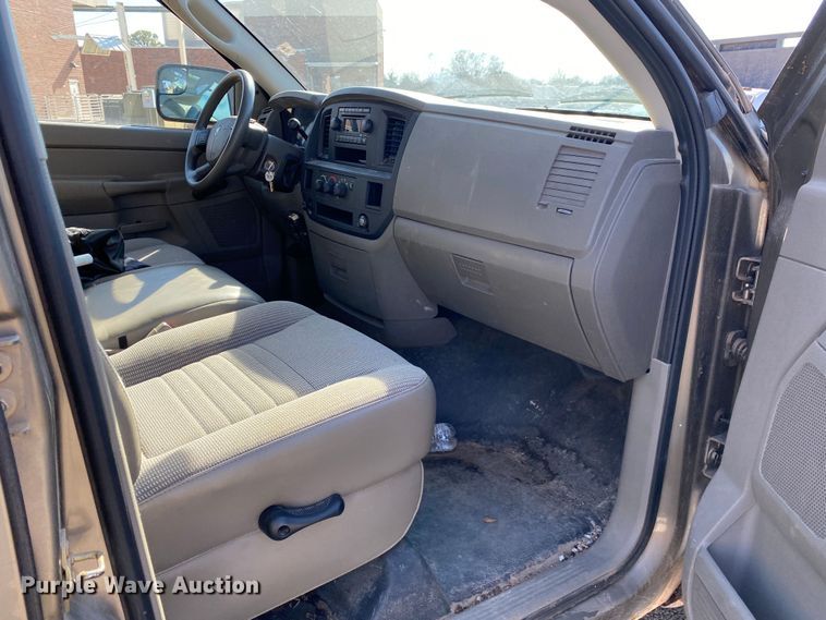 image for item IG9917 2006 Dodge Ram 1500  Quad Cab pickup truck