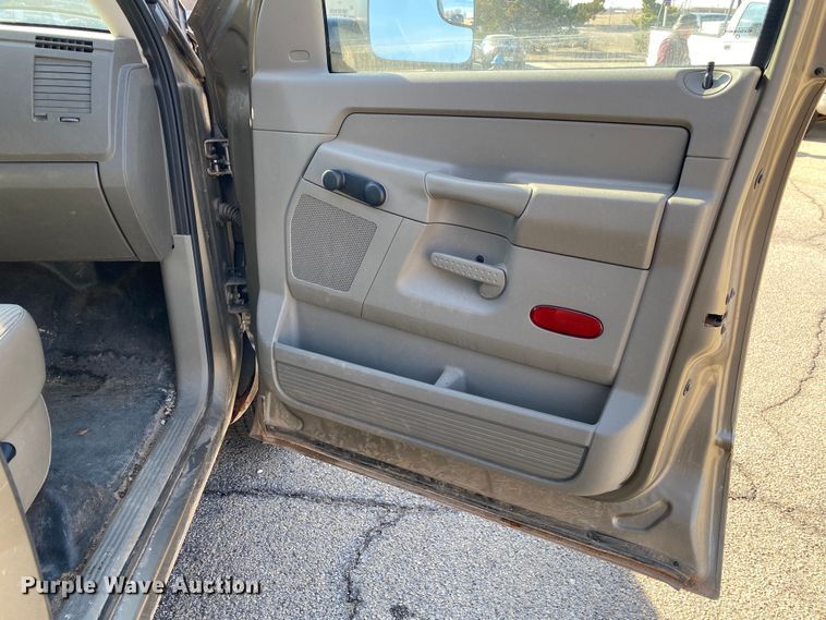 image for item IG9917 2006 Dodge Ram 1500  Quad Cab pickup truck