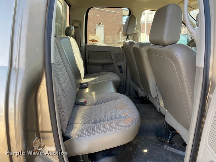 image for item IG9917 2006 Dodge Ram 1500  Quad Cab pickup truck