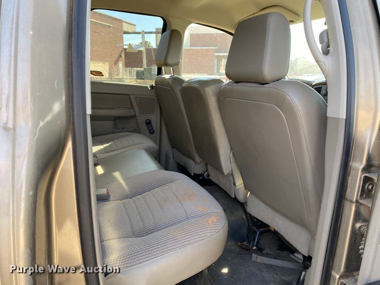 image for item IG9917 2006 Dodge Ram 1500  Quad Cab pickup truck