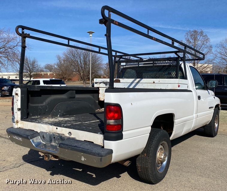 image for item IG9918 2001 Dodge Ram 2500  pickup truck