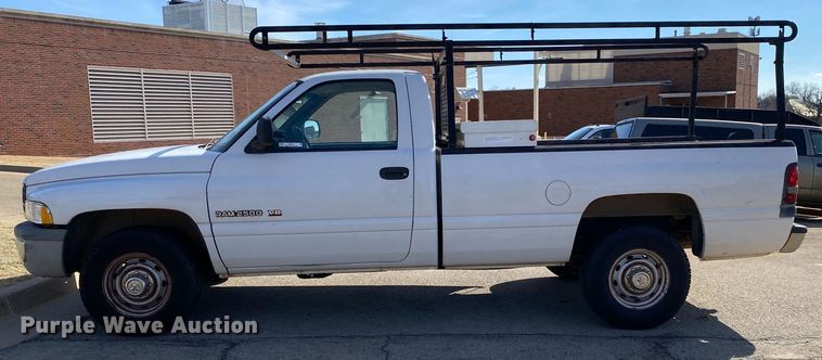image for item IG9918 2001 Dodge Ram 2500  pickup truck